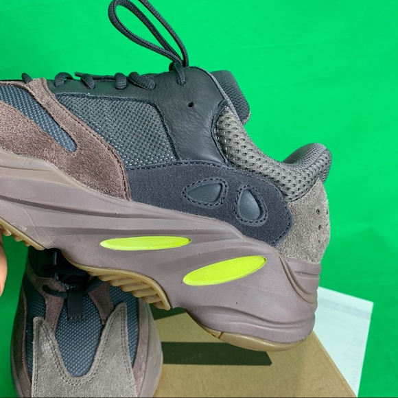 Adidas Yeezy Boost 700 Mauve Size 9.5 Used Gently - Picture 6 of 16